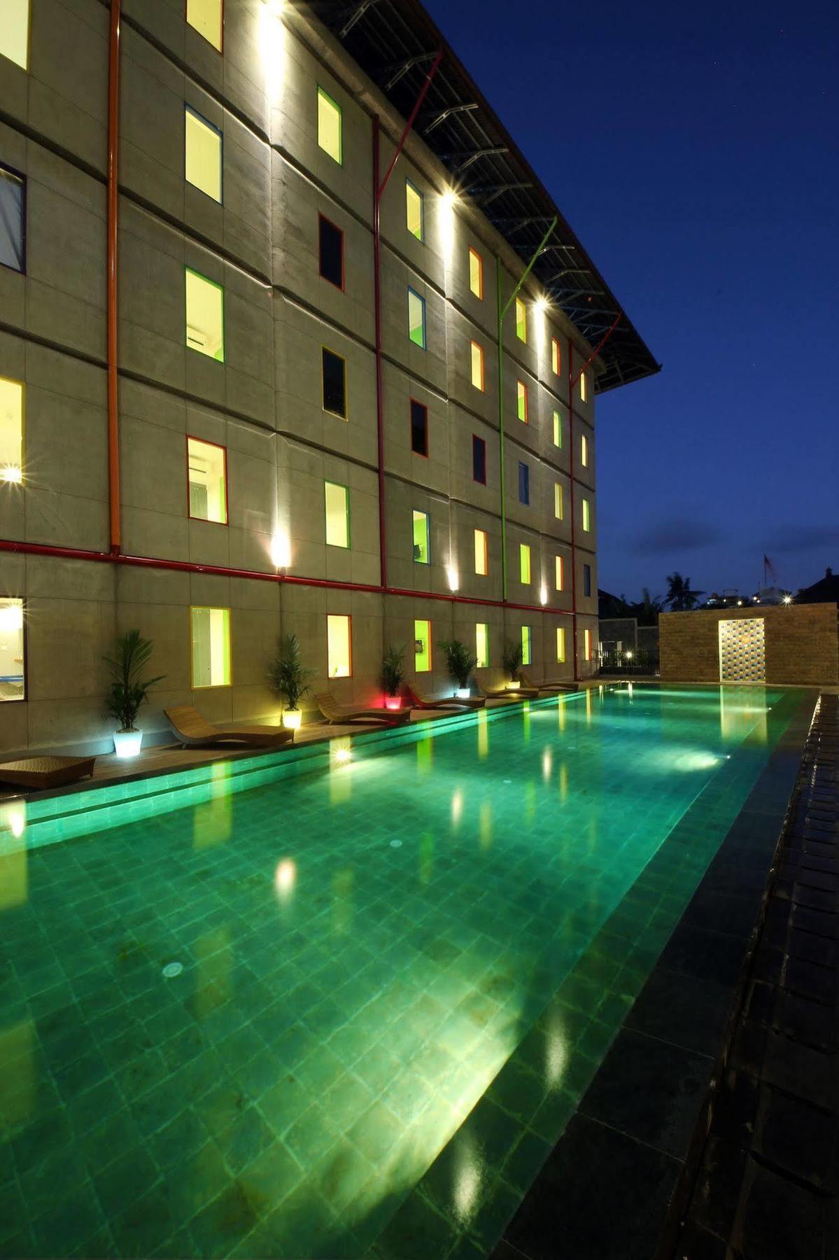 Pop! Hotel Kuta Beach Exterior photo